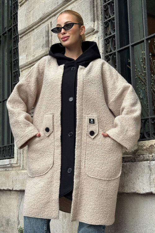 Bej Kapüşonlu Bol Kesim Geniş Cepli Buklet Mont Ceket BCVL-25V603