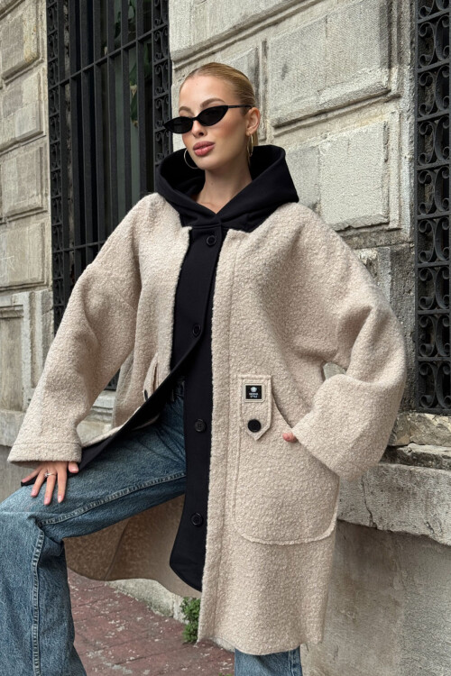 Bej Kapüşonlu Bol Kesim Geniş Cepli Buklet Mont Ceket BCVL-25V603