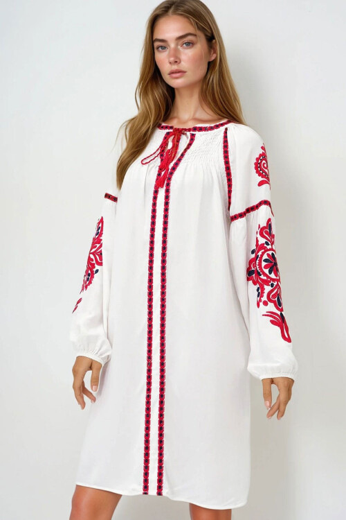 Beyaz Balon Kol Nakışlı Yazlık Midi Boy Elbise BCHESQ-251083