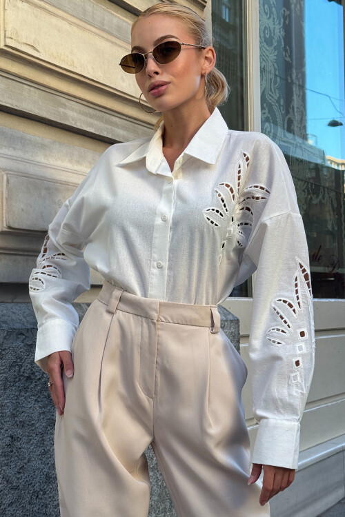 Beyaz Çiçek Motifli Premium Gömlek BCHESQ-251155