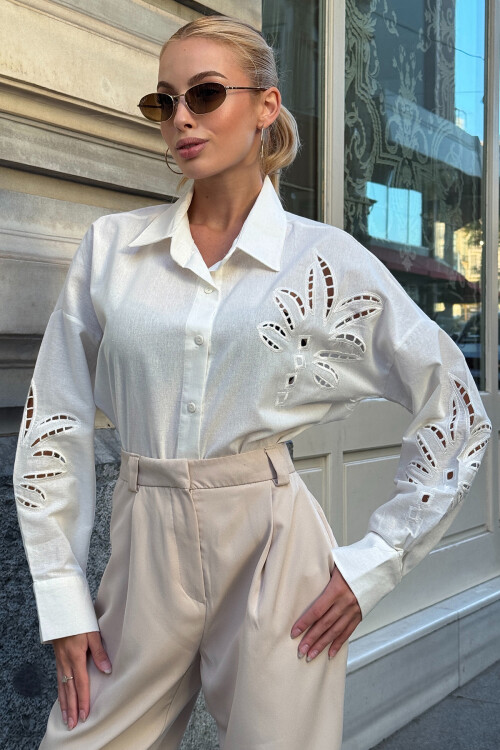 Beyaz Çiçek Motifli Premium Gömlek BCHESQ-251155