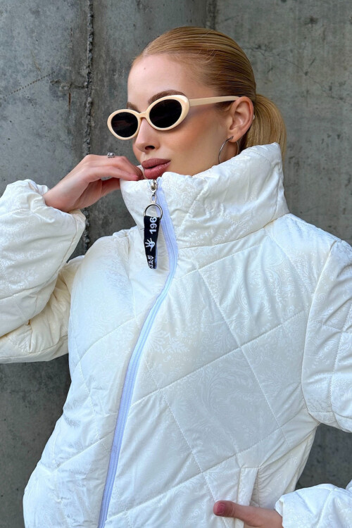 Beyaz Yazılı Şişme Mont BCVL-25N031