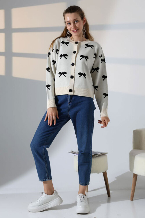 Ekru Fiyonk Desenli Düğmeli Triko Hırka BCES-252044