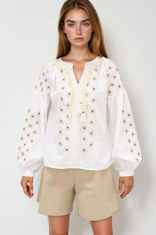 Ekru Püskül Detaylı Nakış İşlemeli Pamuk Bluz BCHESQ-251089
