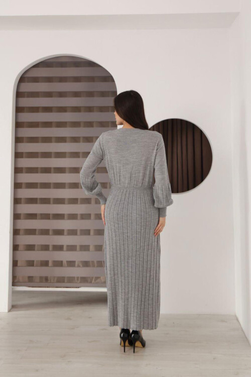 Gri Bisiklet Yaka Çizgili Triko Elbise BCES-253011