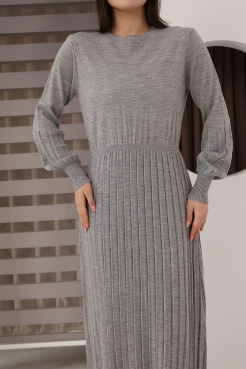 Gri Bisiklet Yaka Çizgili Triko Elbise BCES-253011