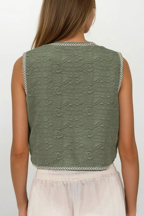 Haki Nakış Detaylı Astarlı Dokulu Crop Yelek BCHESQ-251145