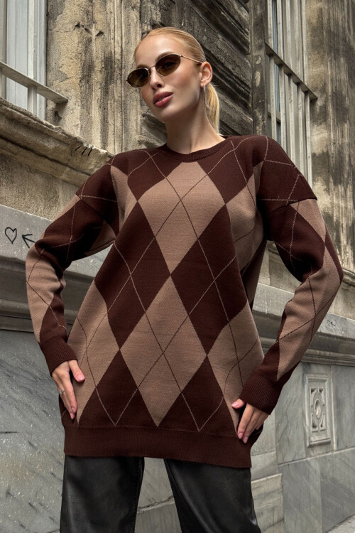 Kahverengi Bisiklet Yaka Baklava Desenli Triko Kazak BCVL-253027