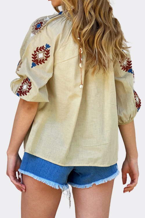 Koyu Bej V Yaka Püskül Ve Nakış İşlemeli Karpuz Kol Dokuma Bluz BCHESQ-251054