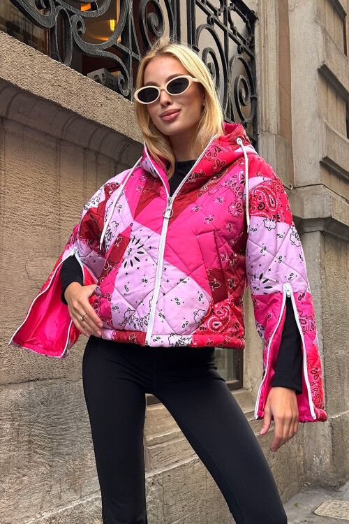 Pembe Kapüşonlu Desenli Şişme Mont BCVL-25N1001