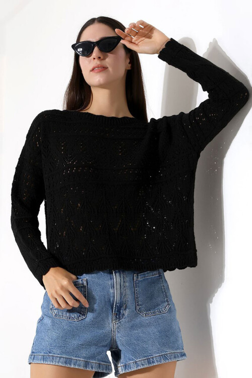 Siyah Bisiklet Yaka Dantel Motifli Triko Kazak BCES-252043