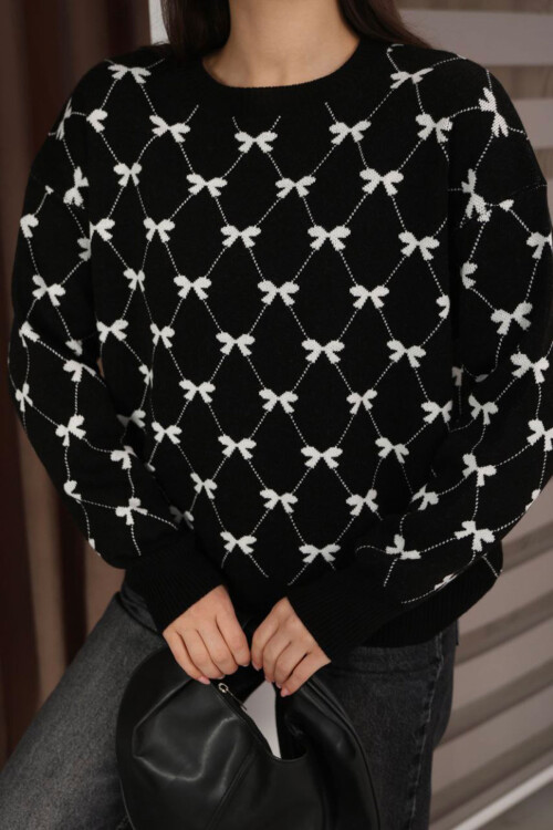 Siyah Bisiklet Yaka Fiyonklu Triko Kazak BCES-253012