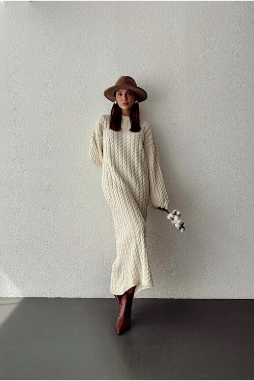 Siyah Bisiklet Yaka Saç Örgülü Triko Elbise