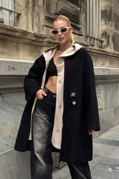 Siyah Kapüşonlu Bol Kesim Geniş Cepli Buklet Mont Ceket BCVL-25V603