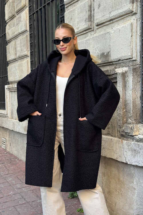 Siyah Kapüşonlu Çift Cepli Oversize Buklet Ceket Kaban BCVL-25V607