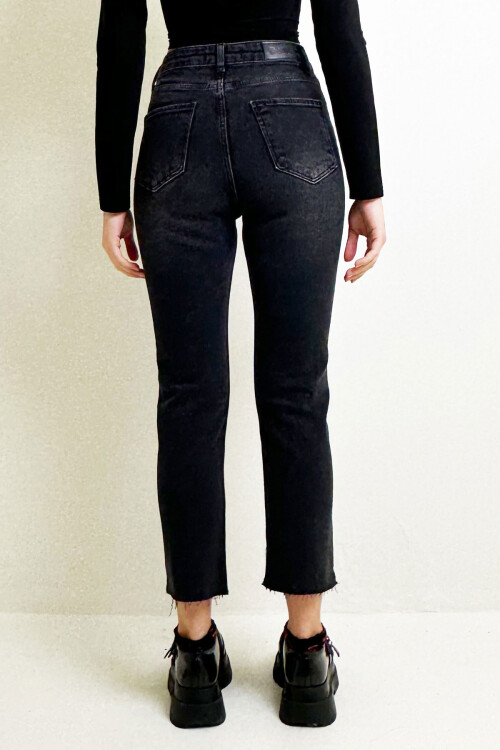 Siyah Paçası Püsküllü Slim Fit Jean Pantolon BCHNW-251178