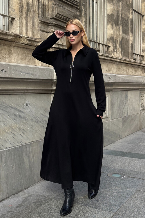 Siyah Polo Yaka Fermuarlı Çift Cepli Rahat Kesim Yumuşak Dokulu Örme Elbise BCVL-25V235