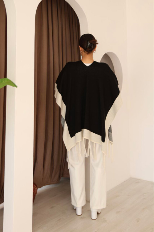 Siyah Püsküllü Renk Bloklu Kışlık Triko Şal BCES-253005