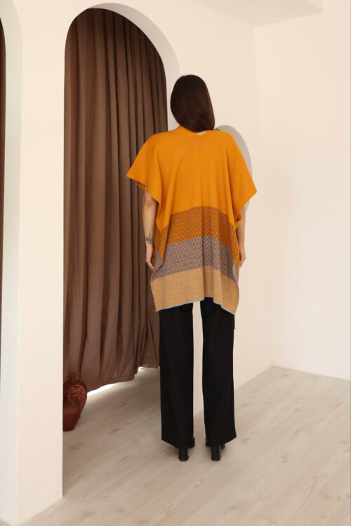 Tarçın Kahve Zigzag Desenli Renk Bloklu Geniş Kesim Hırka BCES-253006