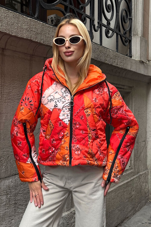 Turuncu Kapüşonlu Desenli Şişme Mont BCVL-25N1001