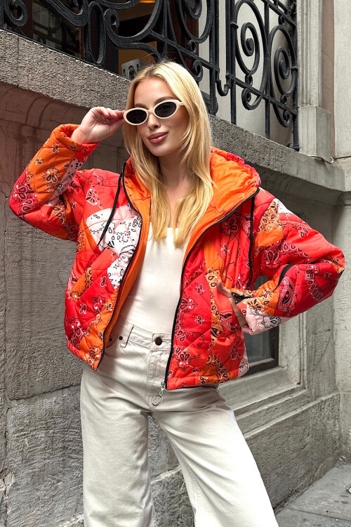 Turuncu Kapüşonlu Desenli Şişme Mont BCVL-25N1001