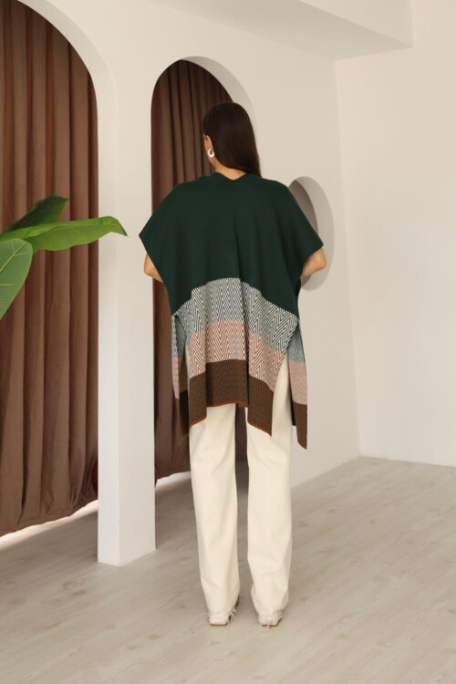 Zümrüt Yeşili Zigzag Desenli Renk Bloklu Geniş Kesim Hırka BCES-253006