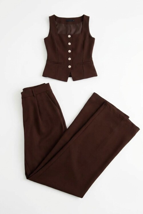 Acı Kahve Brit Detaylı Kare Yaka Crep Bluz Ve Pantolon Alt Üst Takım BCHN-2626844