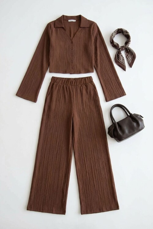 Acı Kahve Geniş Kol Düğme Detaylı Yakalı Bluz Ve Palazzo Pantolon Alt Üst Takım BCHN-2626136