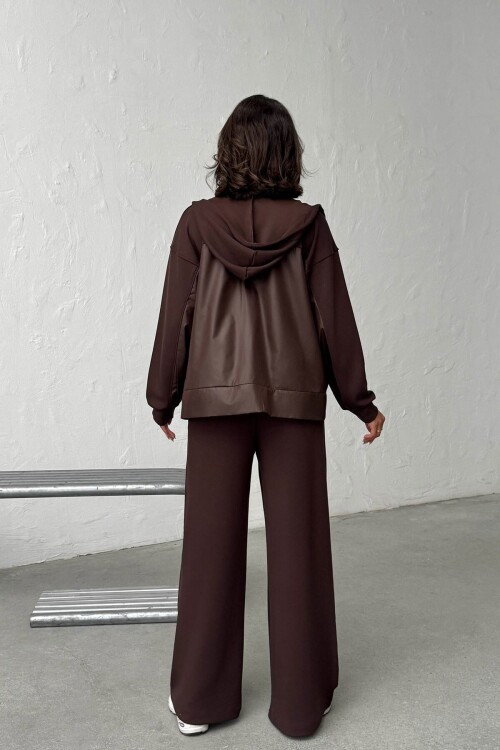 Acı Kahve Yumuşak Dokulu Garnili Kapüşonlu Sweatshirt Ve Pantolon Alt Üst Takım BCHN-25261023