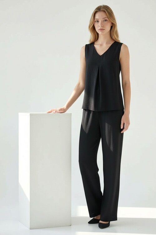 Alaçatı Keten Siyah Askılı V Yaka Takım