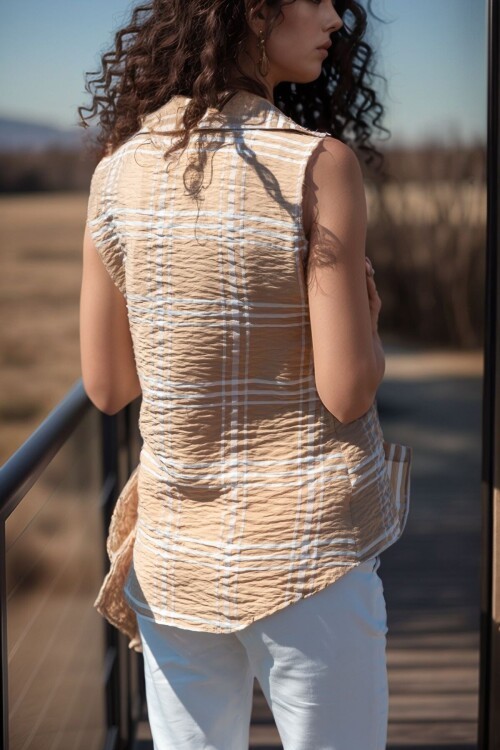 Bej Kolsuz Kare Desen Özel Dokulu Gömlek