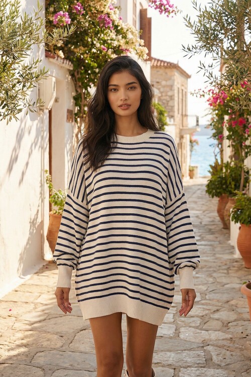 Beyaz Çizgili Bisiklet Yaka Çizgili Triko Mini Elbise BCHPK-251240