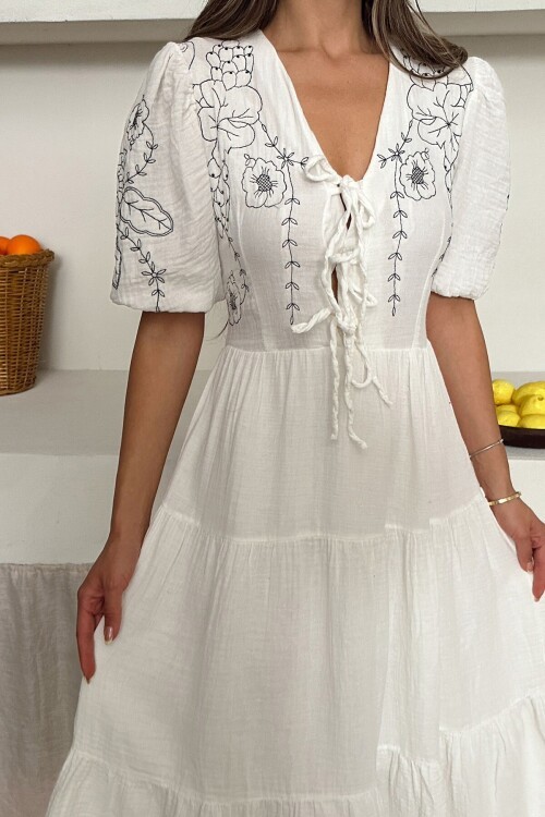 Beyaz Nakışlı Bağlama Detaylı Midi Boy Elbise BCRU-261286