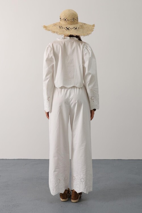 Beyaz Yakası Fırfırlı Bağlama Detaylı Bluz Ve Beli Lastikli Pantolon İşlemeli Takım BCRY-261290