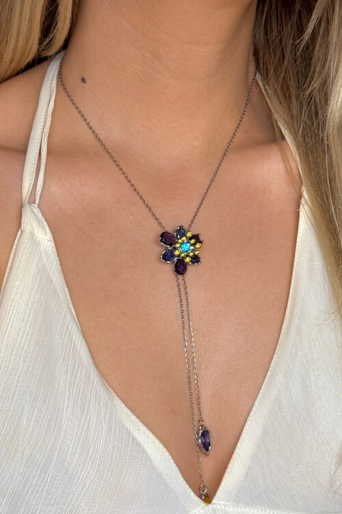 Çelik Idyllia Mor Kolye Çiçek Asansörlü Y Kolye BCYJ-251025