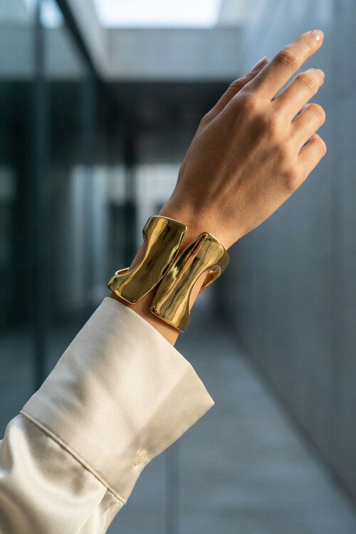 Çelik Kalın Kelepçe Bilezik Kadın Bileklik Unisex Gold Kadın Kelepçe BCYJ-251041