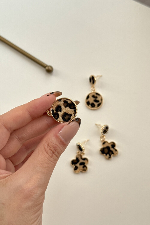 Çelik Minimal Leopar Desenli Sallantılı Lüx Kadın Küpe BCYJ-251035