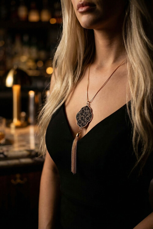 Çelik Süet Leopar Desenli Uzun Kolye Kadın Kolye BCYJ-251026