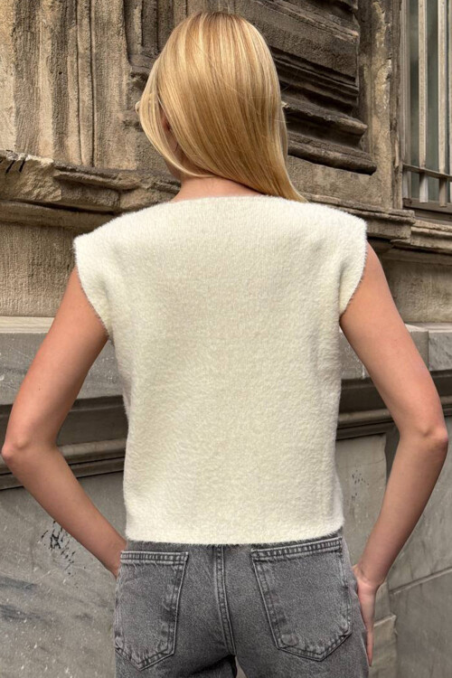 Ekru Çift Cepli Gold Düğmeli Yumoş Yelek Bluz BCHZCK-251262