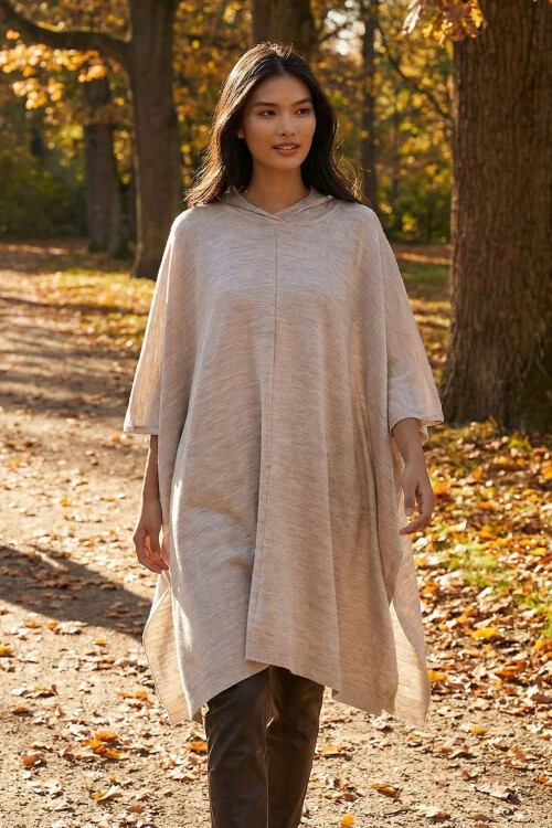 Ekru Kapüşonlu Yırtmaçlı Triko Panço BCHPK-251245