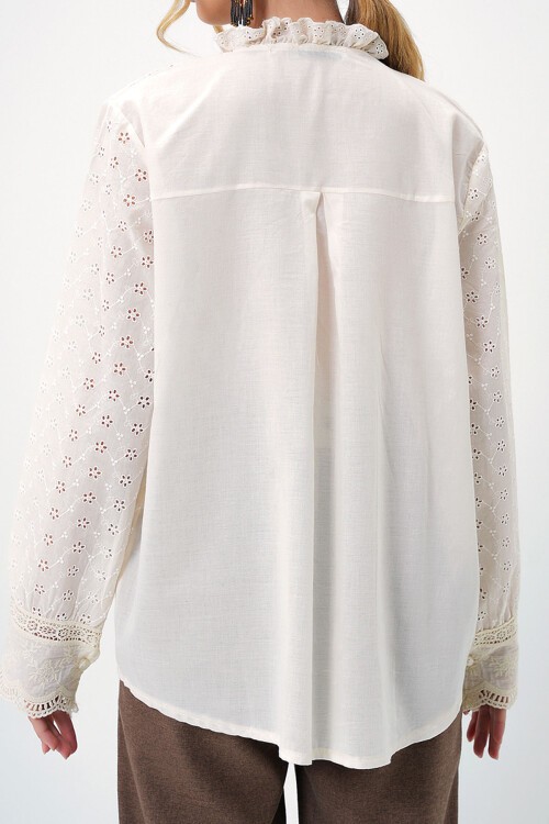 Ekru Yakası Fırfırlı Nakış İşlemeli Fisto Gömlek BCHESQ-251065