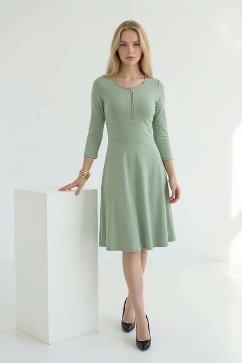 Fıstık Yeşili Göğüs Fermuar Detaylı Eteği Fırfırlı Modal Kumaş Elbise