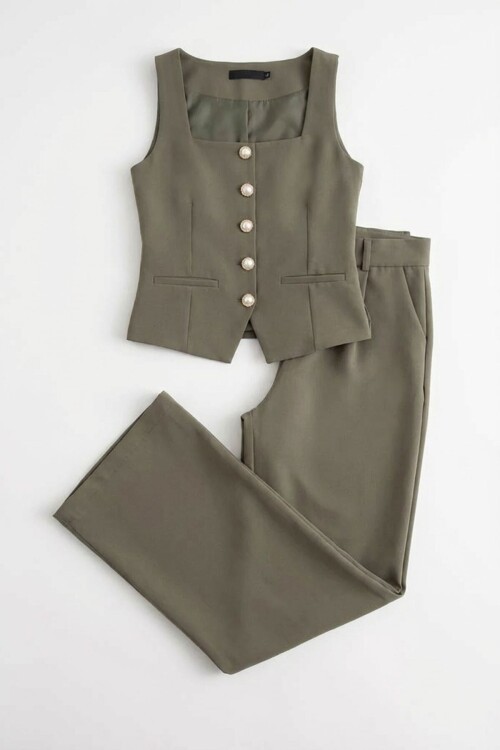 Haki Brit Detaylı Kare Yaka Crep Bluz Ve Pantolon Alt Üst Takım BCHN-2626844