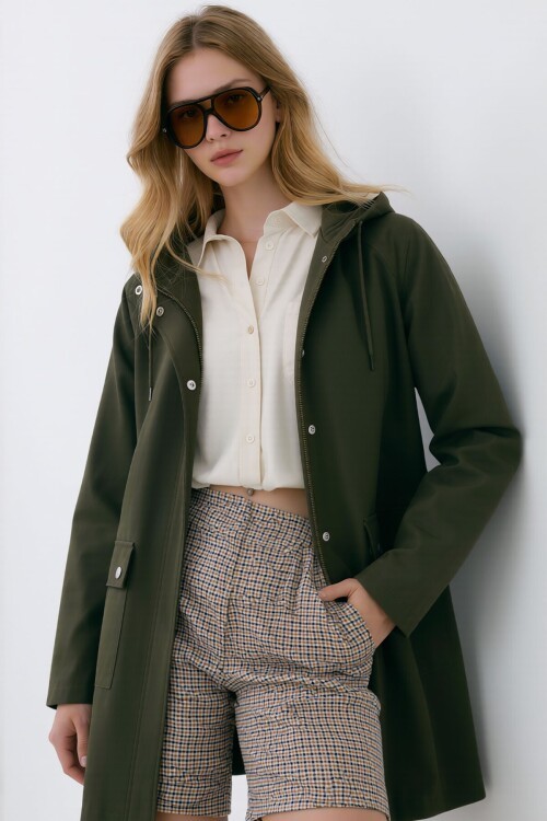 Haki Kapüşonlu Fermuarlı Çift Cepli Yağmurluk Ceket BCHNV-261269