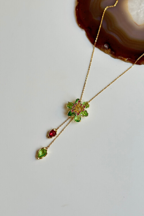 Idyllia Kolye Yeşil Çiçek Asansörlü Y Kolye BCYJ-251027