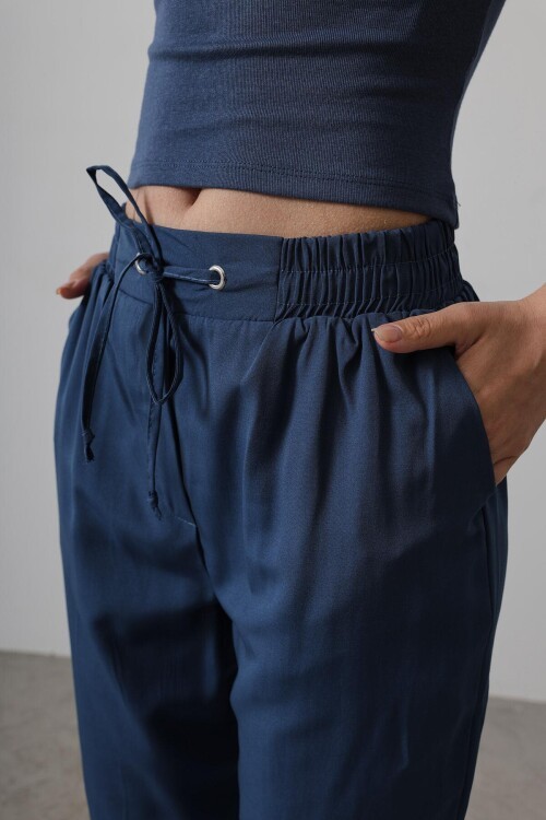 İndigo Çift Cepli Beli Lastikli Bağlama Detaylı Pantolon BCRY-261289