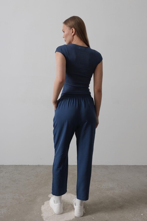 İndigo Çift Cepli Beli Lastikli Bağlama Detaylı Pantolon BCRY-261289