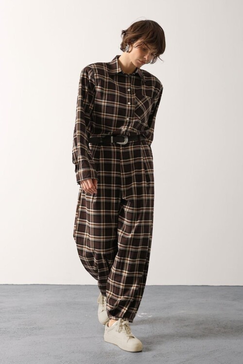 Kahve Siyah Ekoseli Pileli Kemerli Palazzo Pantolon BCRY-261284