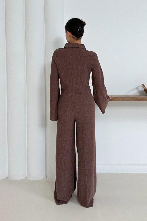 Kahverengi Düğme Detaylı Bluz Ve Salaş Pantolon Alt Üst Örme Kumaş Takım BCHN-254000