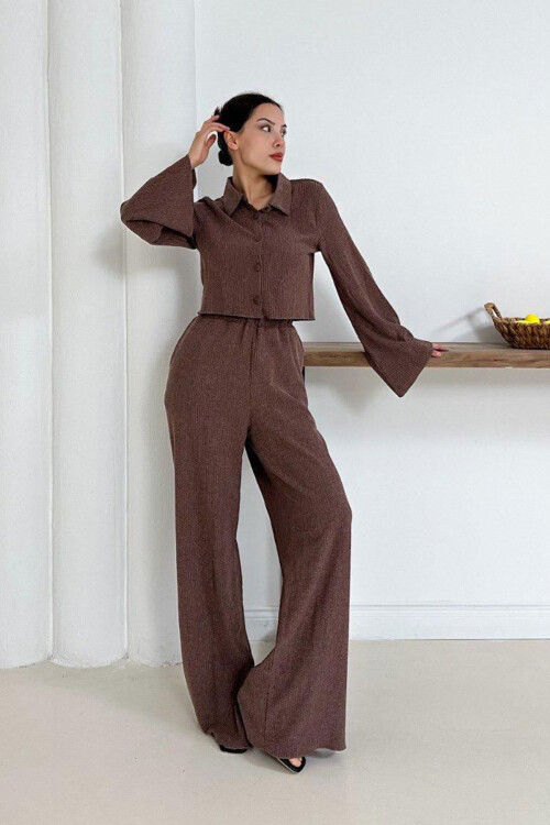 Kahverengi Düğme Detaylı Bluz Ve Salaş Pantolon Alt Üst Örme Kumaş Takım BCHN-254000